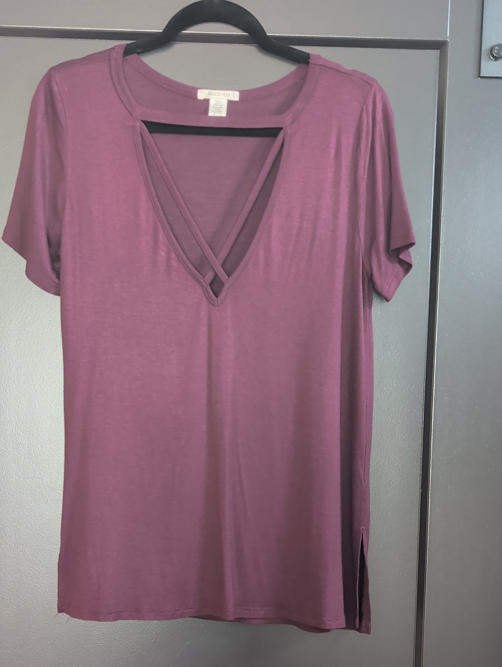 Bozzolo Plum Short Sleeve Crisscross V‑Neck Tee